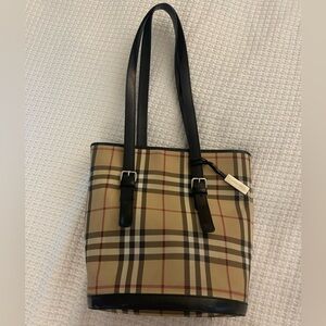 Burberry nova check bucket bag